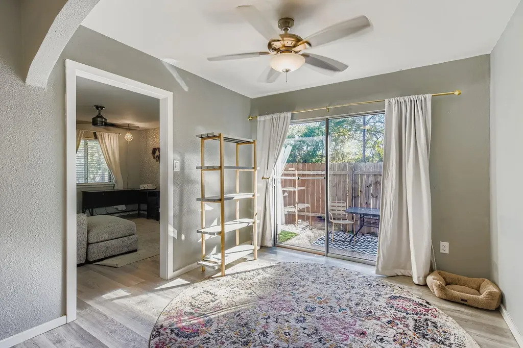 5922 Little Creek Trail Austin TX 78744