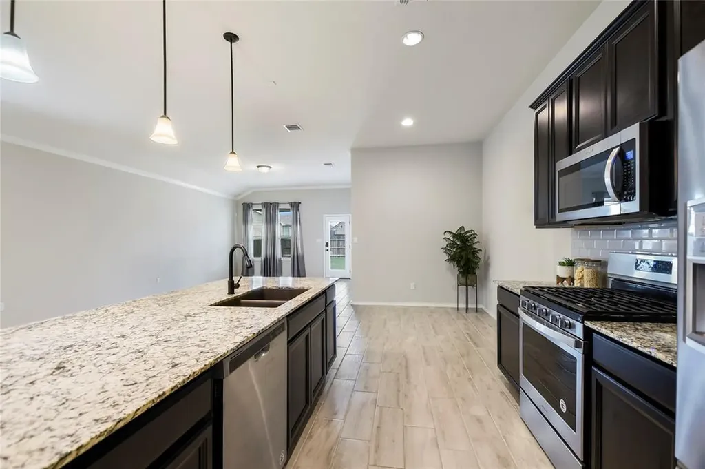 107 Barley Fork Lane Hutto TX 78634