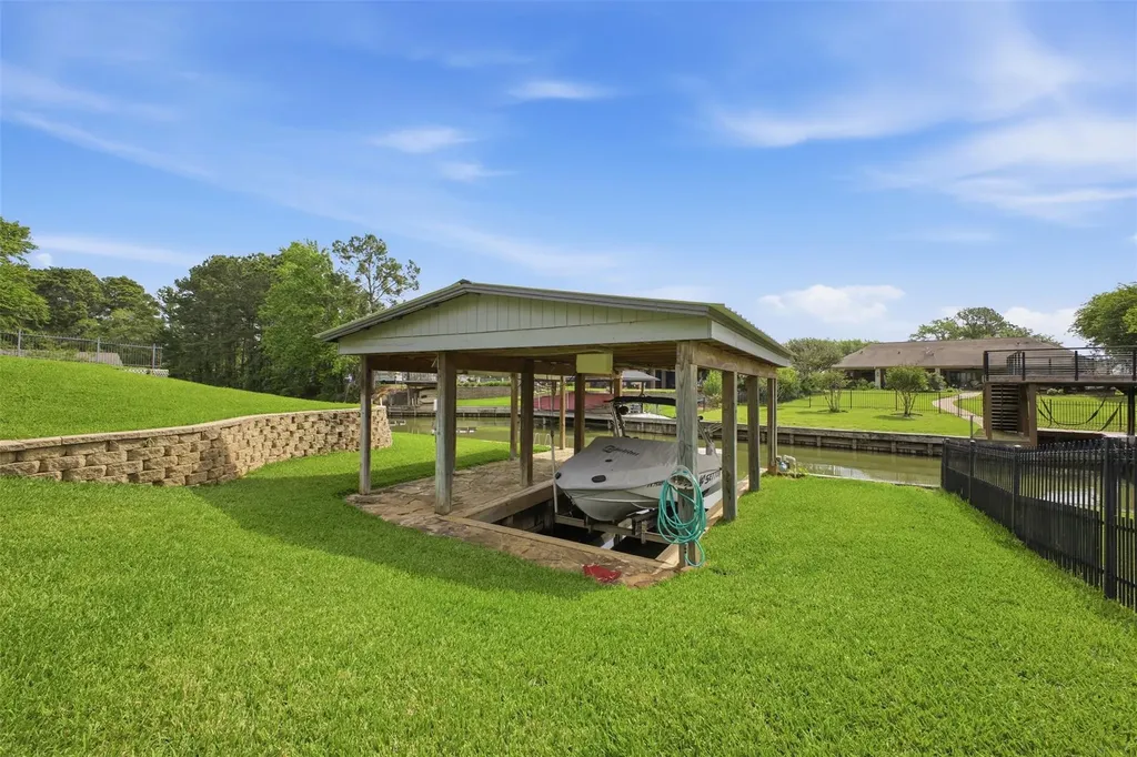 12710 Aries Loop Willis TX 77318