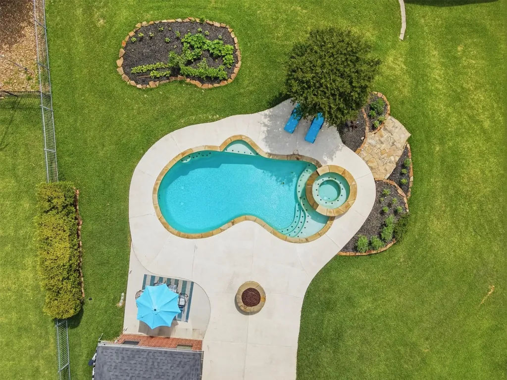 12710 Aries Loop Willis TX 77318