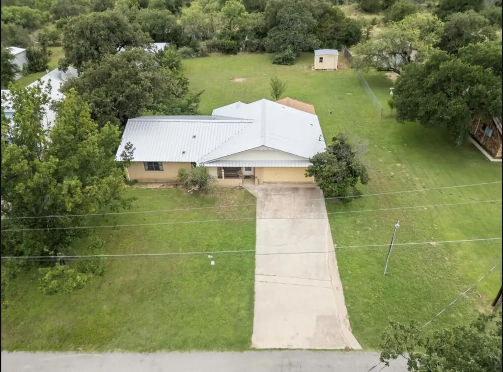 301 Reven Acres Drive Kingsland TX 78639