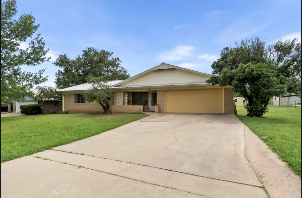 301 Reven Acres Drive Kingsland TX 78639