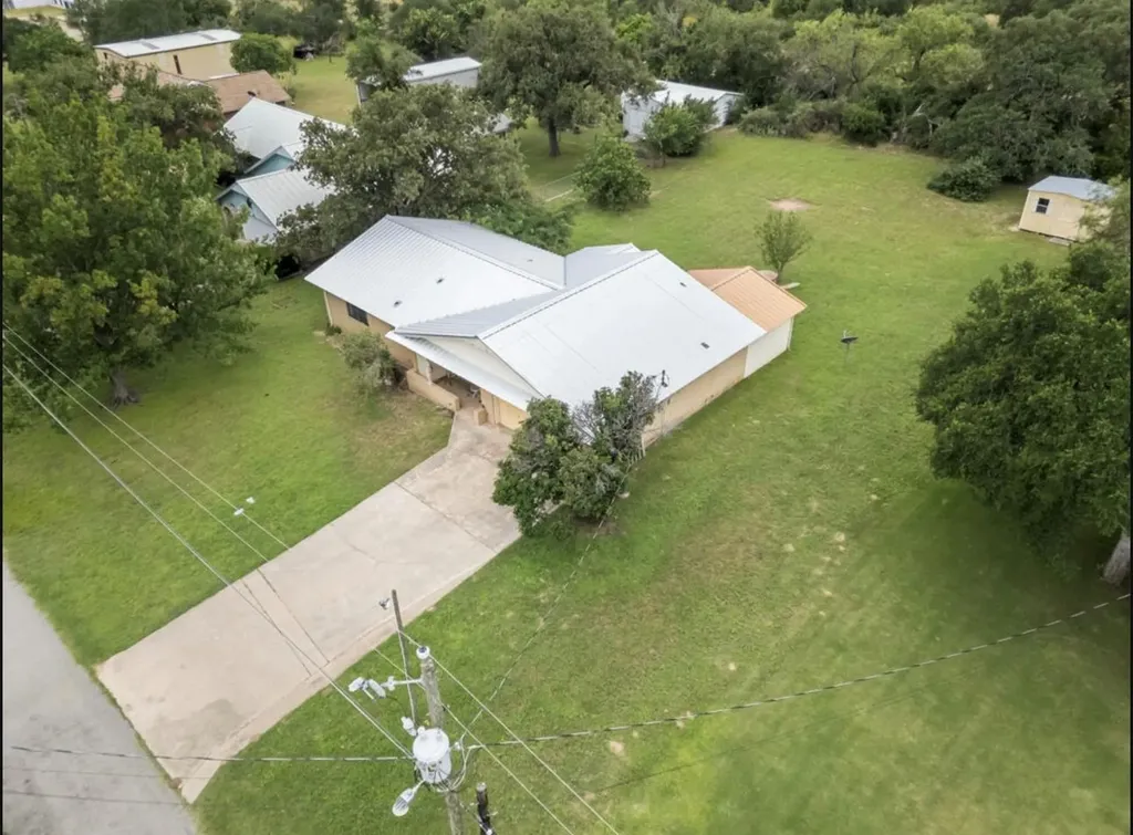 301 Reven Acres Drive Kingsland TX 78639