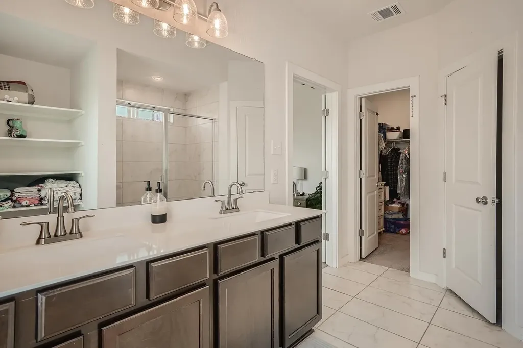 231 Spinnaker Loop Kyle TX 78640