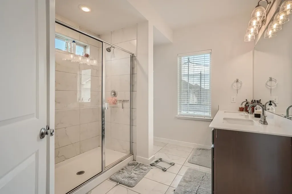 231 Spinnaker Loop Kyle TX 78640
