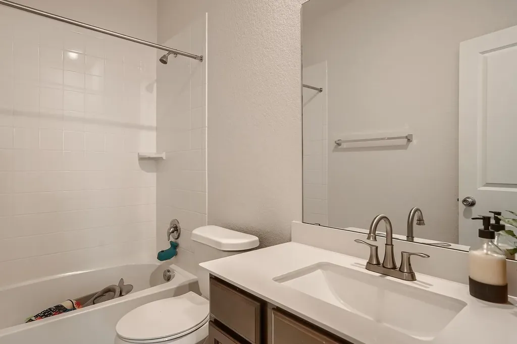 231 Spinnaker Loop Kyle TX 78640