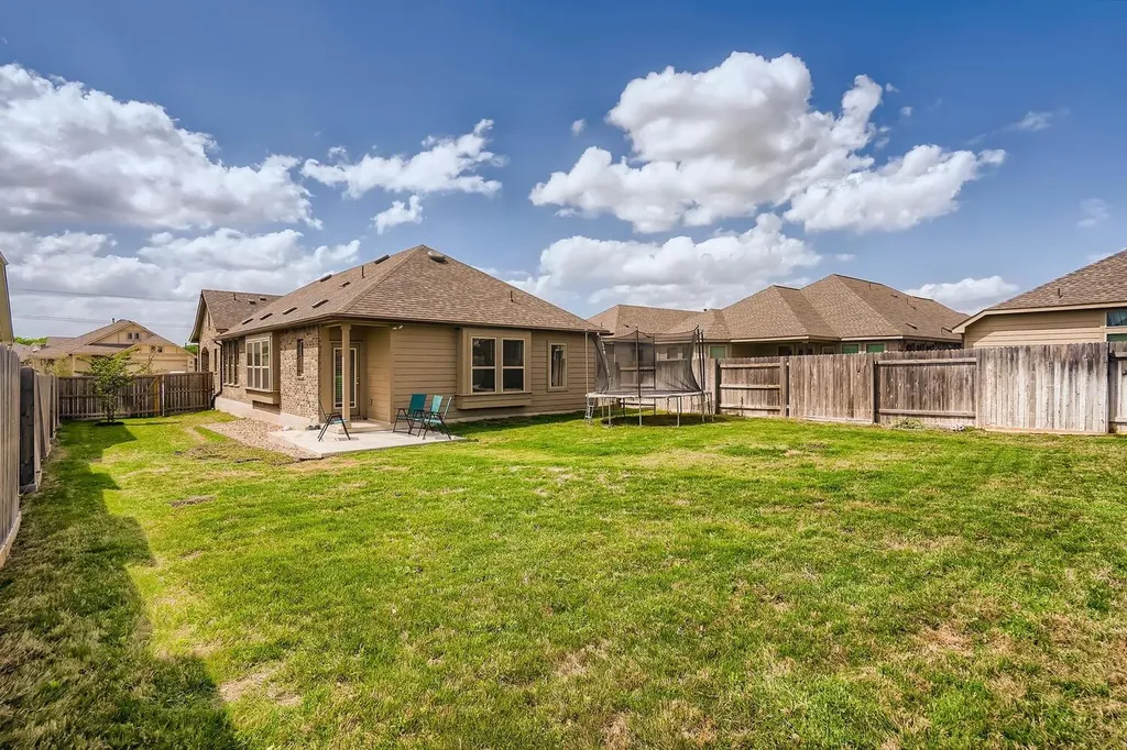 231 Spinnaker Loop Kyle TX 78640
