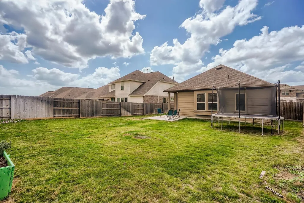231 Spinnaker Loop Kyle TX 78640