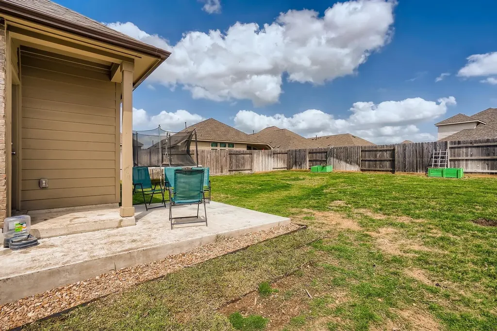 231 Spinnaker Loop Kyle TX 78640