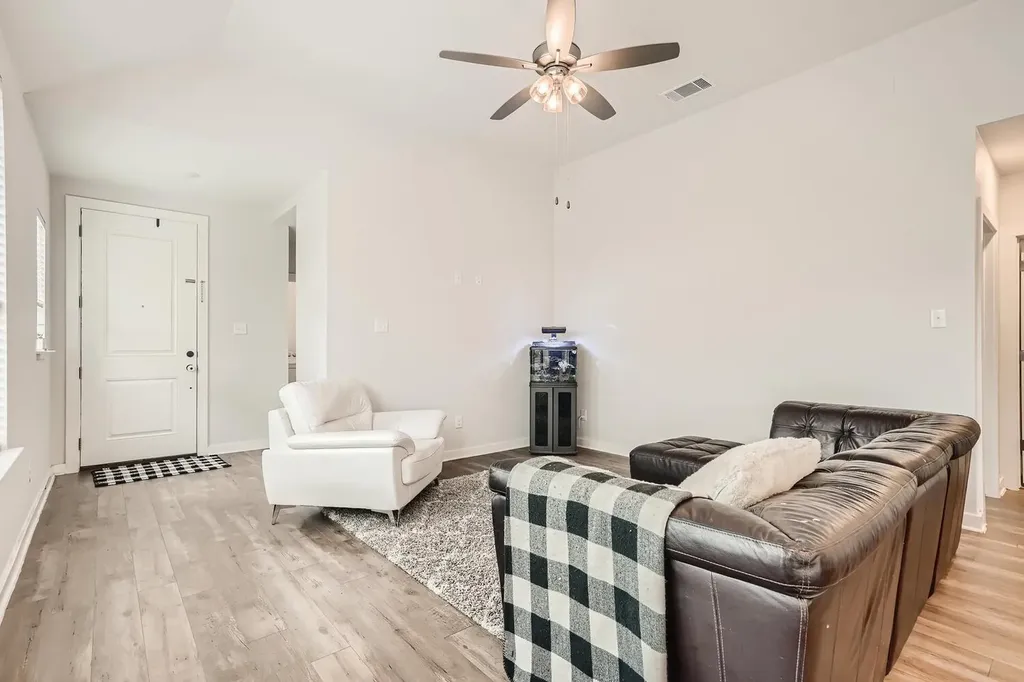 231 Spinnaker Loop Kyle TX 78640