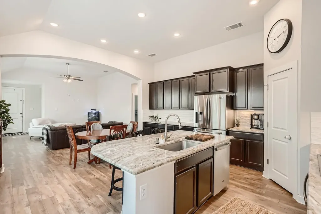 231 Spinnaker Loop Kyle TX 78640