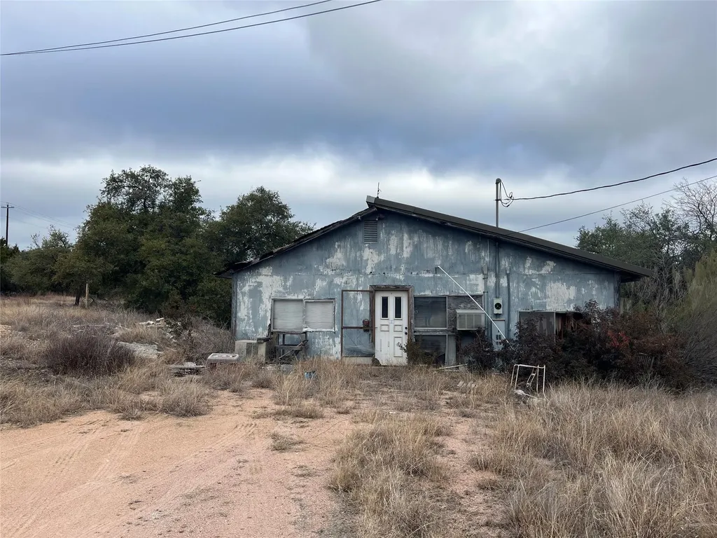 4 Anglin Lane Austin TX 78737