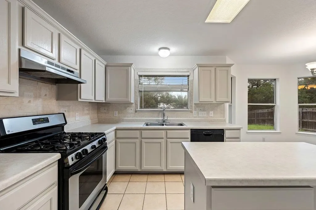 4416 Campo Verde Drive Austin TX 78749