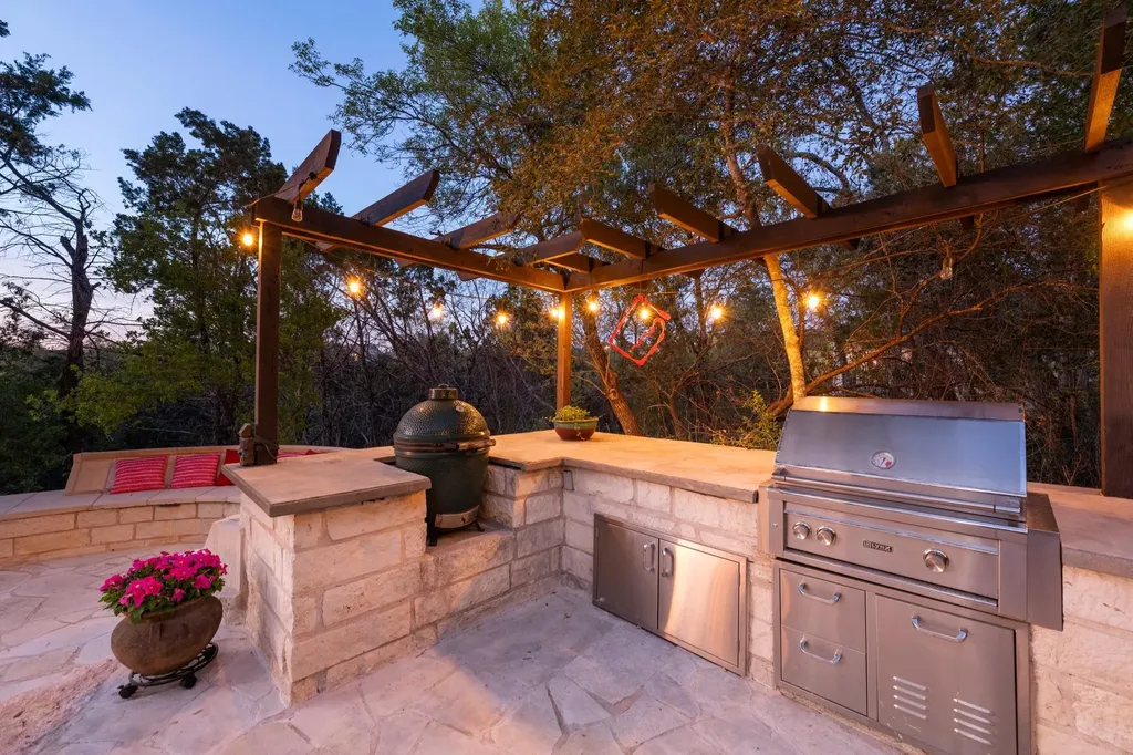 604 Furlong Drive Austin TX 78746