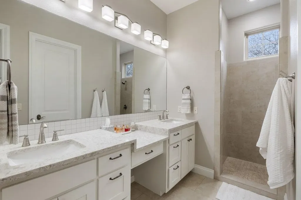 302 Tungsten Horseshoe Bay TX 78657