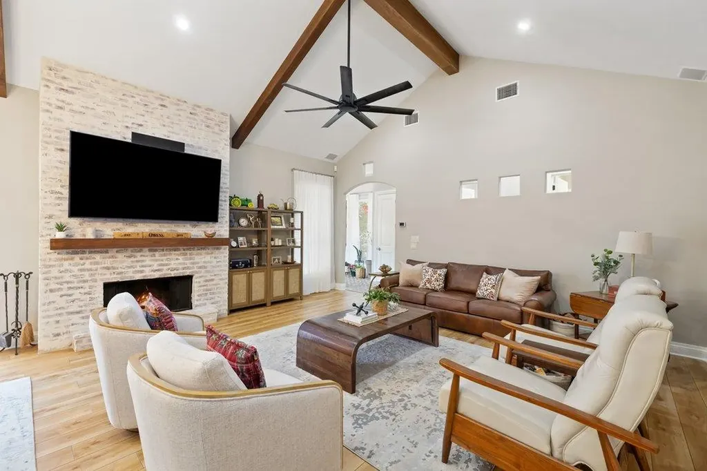 302 Tungsten Horseshoe Bay TX 78657