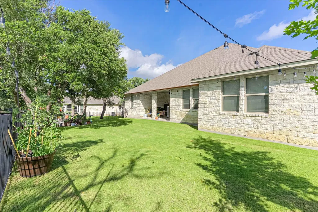 176 Tom Kite Drive Burnet TX 78611