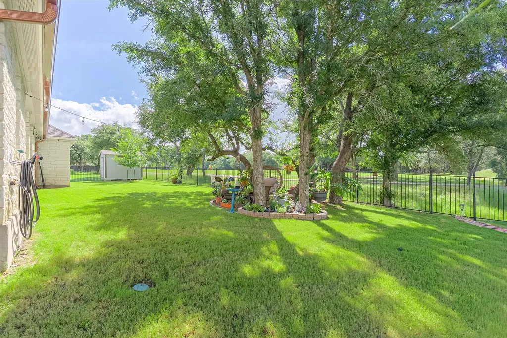 176 Tom Kite Drive Burnet TX 78611