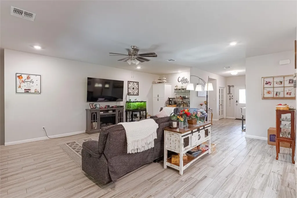 176 Tom Kite Drive Burnet TX 78611