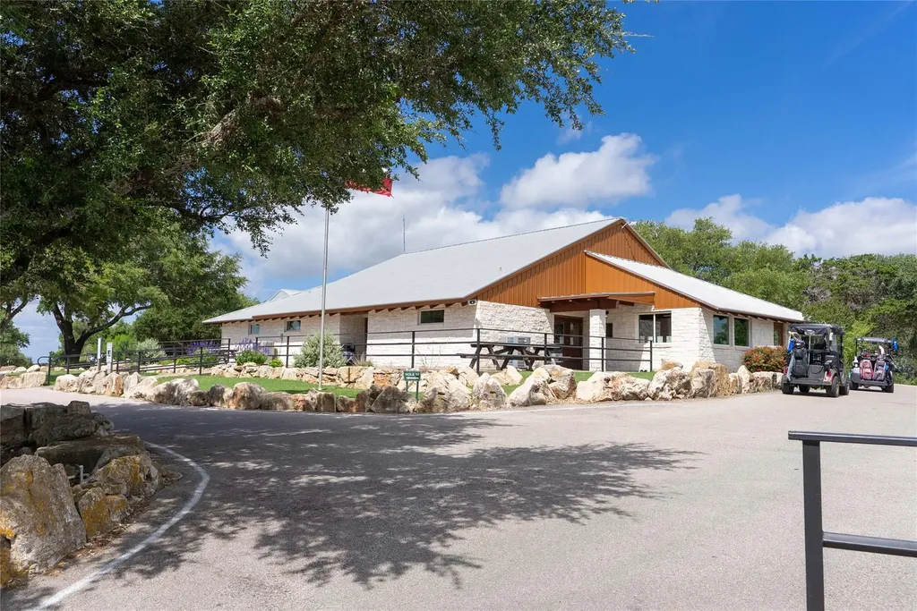 176 Tom Kite Drive Burnet TX 78611