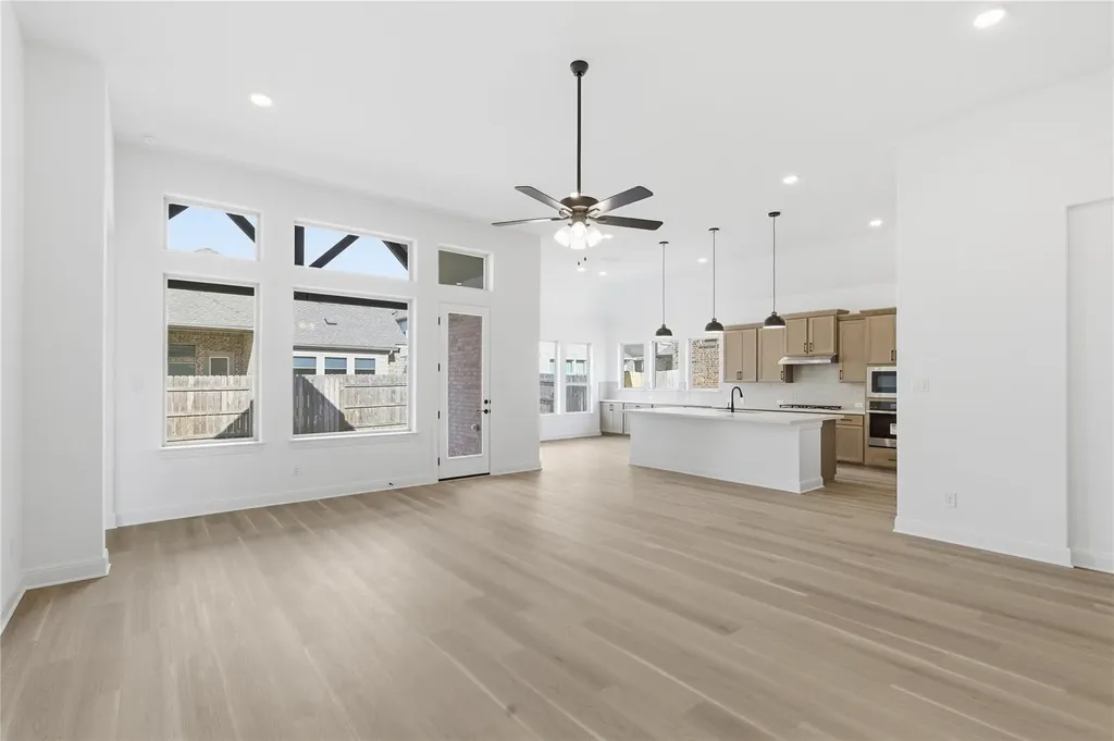 912 Landing Lane Leander TX 78641