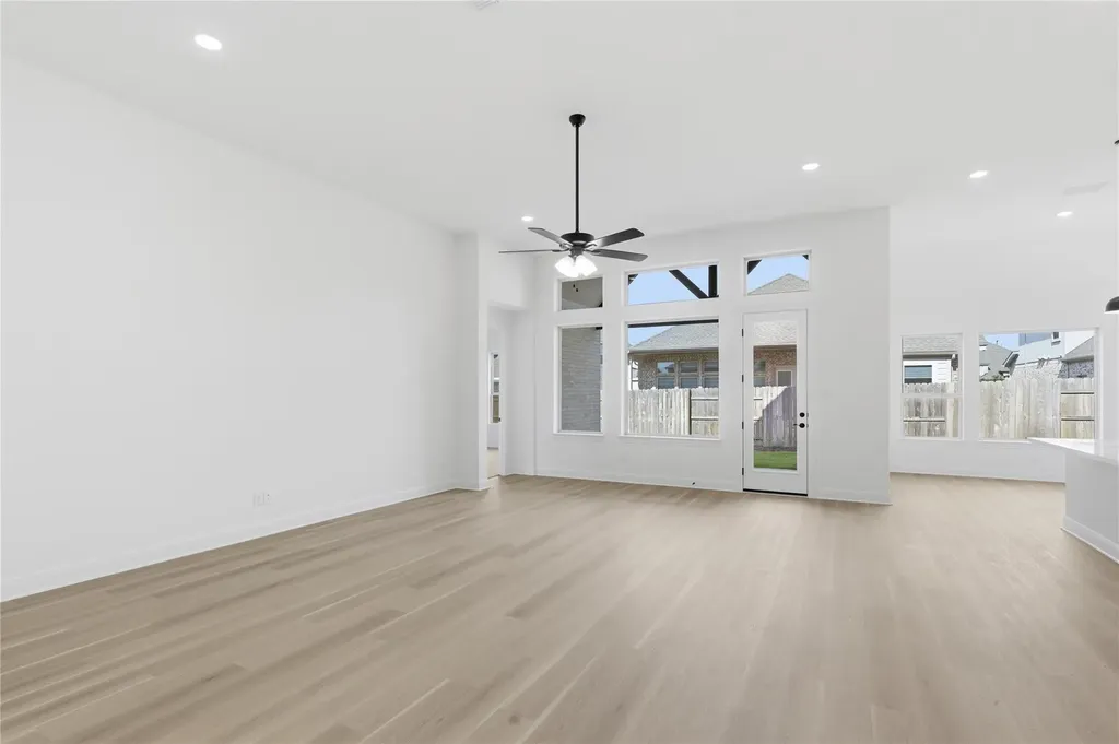 912 Landing Lane Leander TX 78641