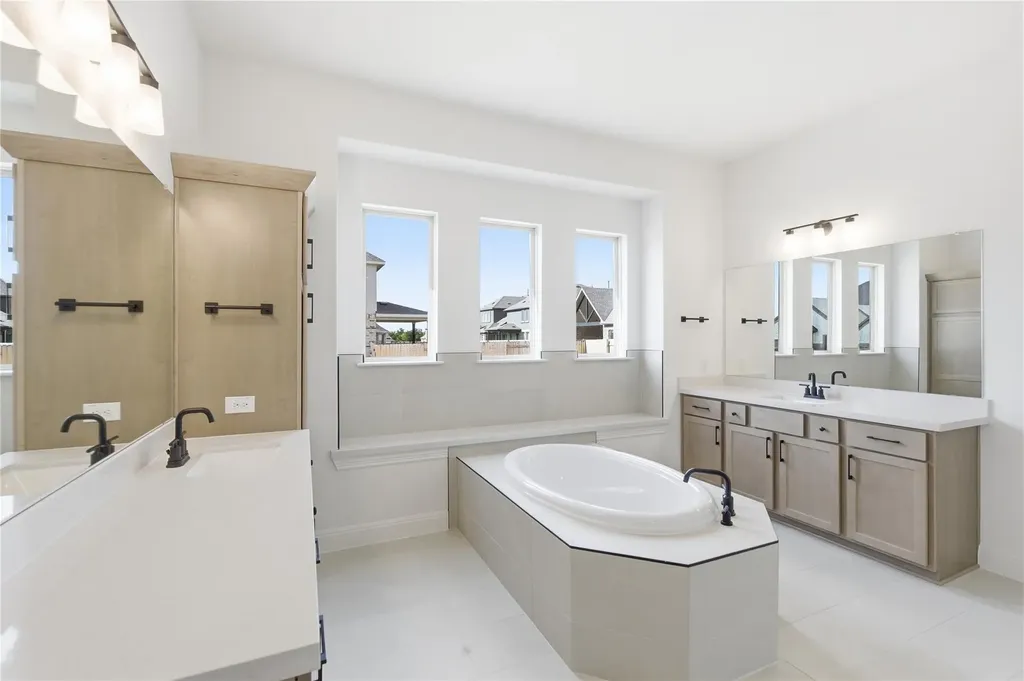 912 Landing Lane Leander TX 78641