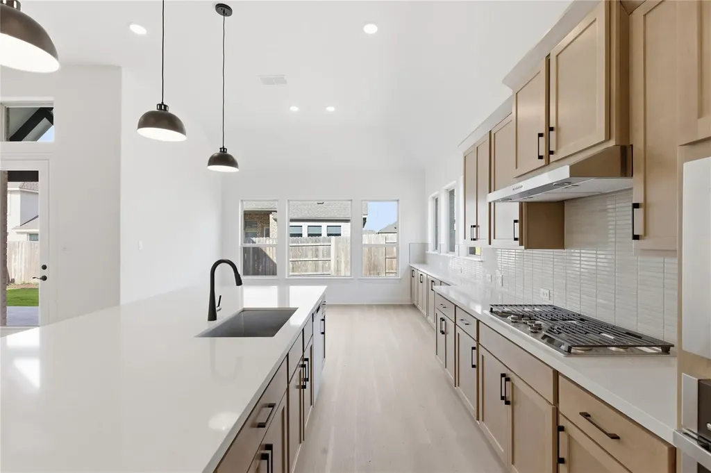 912 Landing Lane Leander TX 78641