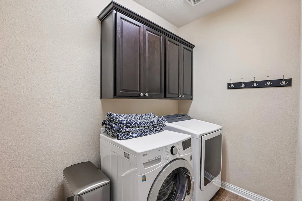 1924 Granite Springs Road Leander TX 78641