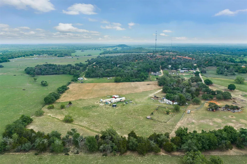 640 County Road 475 Road Luling TX 78648