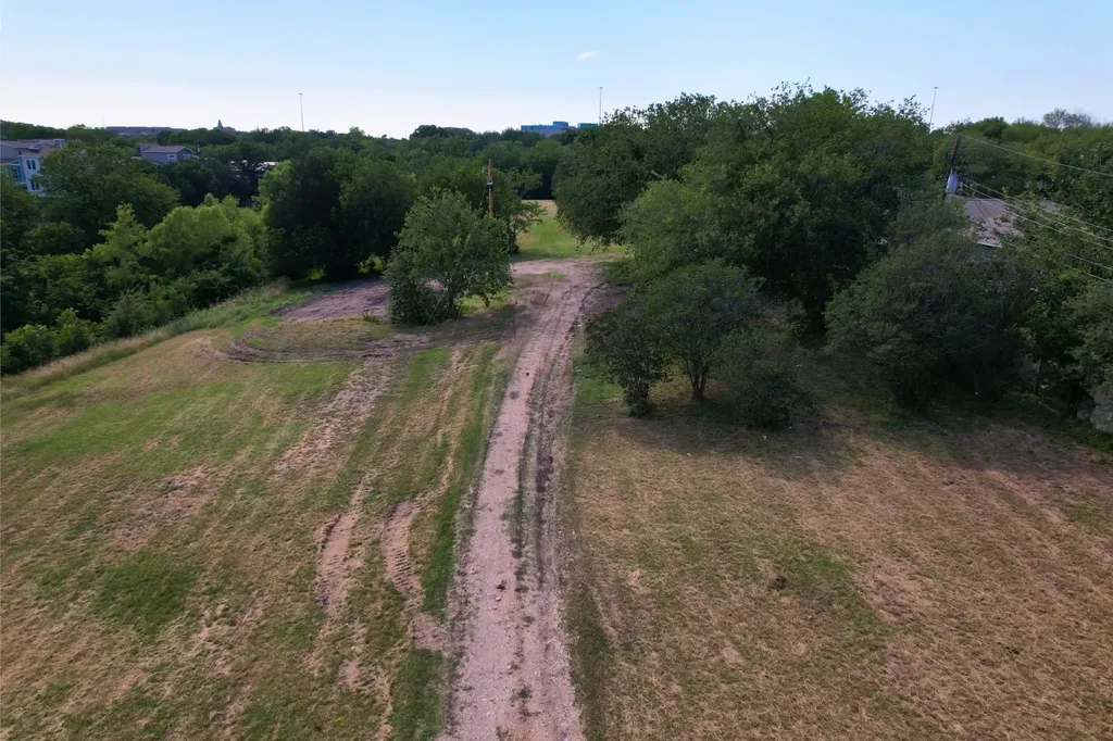 2610 & 2606 Metcalfe Road Austin TX 78741