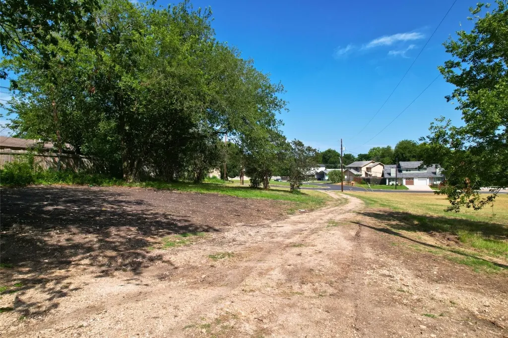 2610 & 2606 Metcalfe Road Austin TX 78741