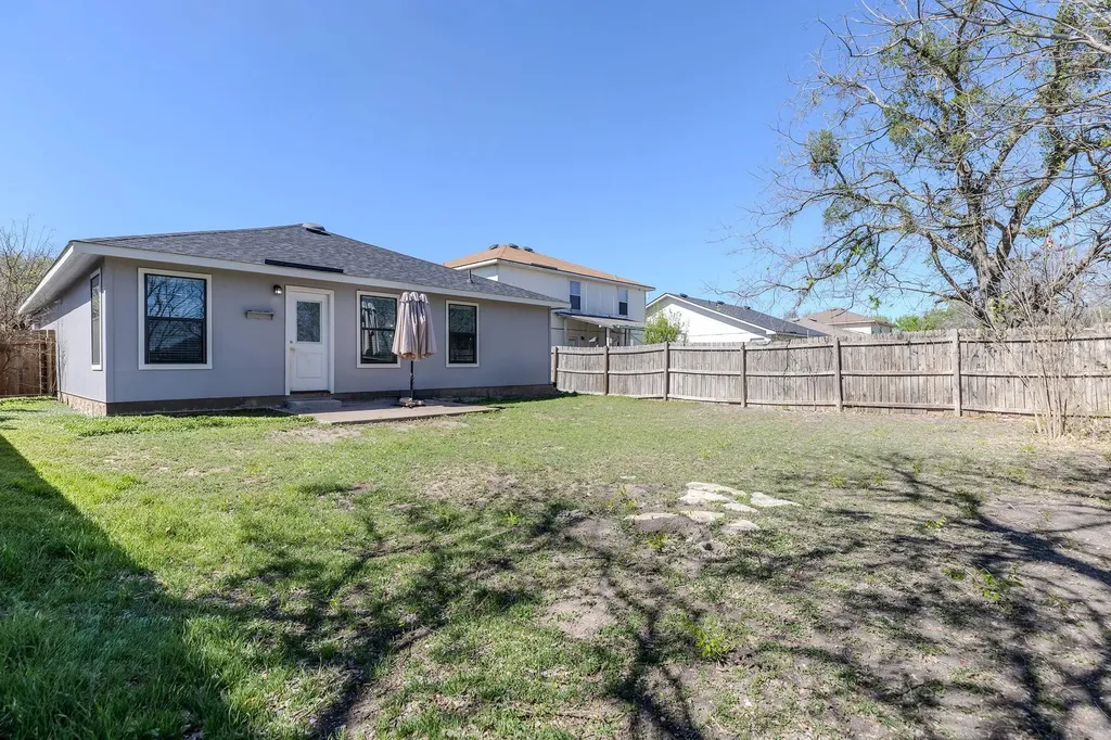 18200 Canopy Lane Manor TX 78653