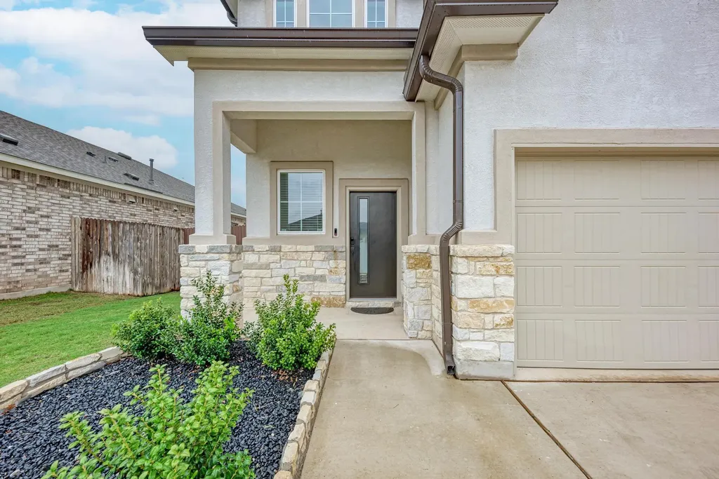18217 Emu Lane Manor TX 78653