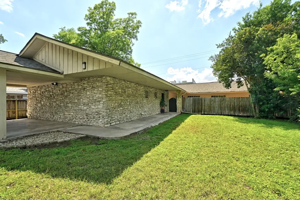 8204 Exmoor Drive Austin TX 78757