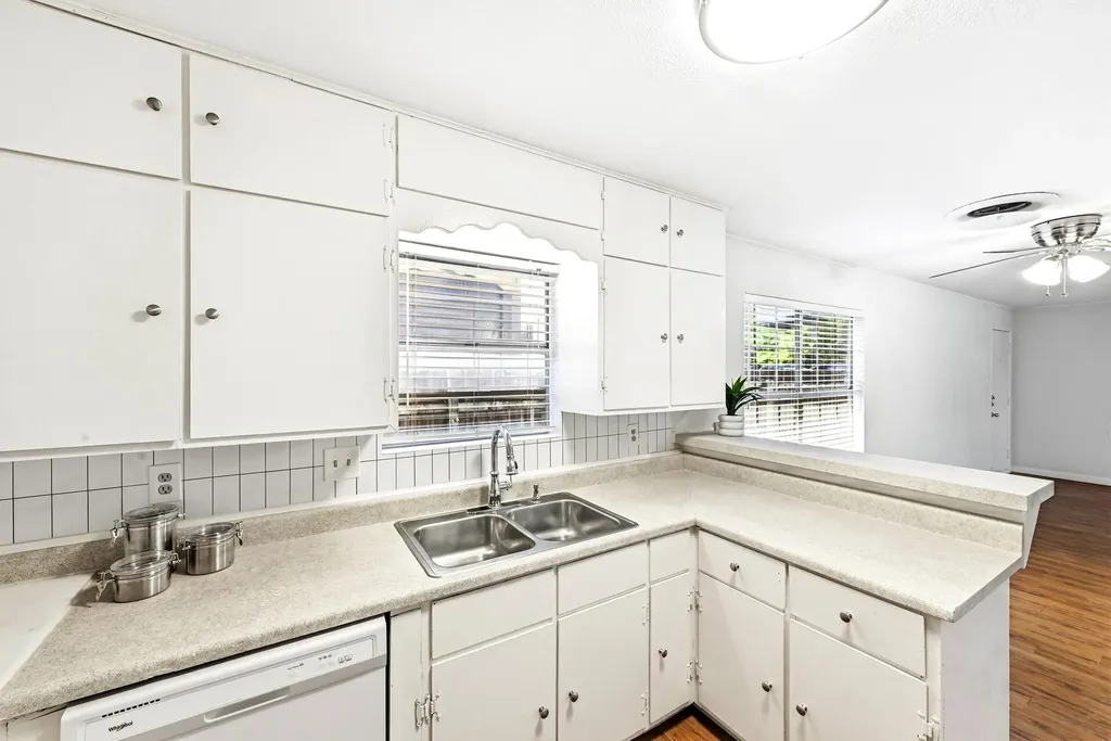 8204 Exmoor Drive Austin TX 78757