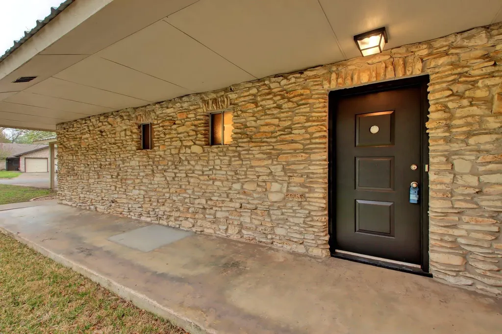 8204 Exmoor Drive Austin TX 78757