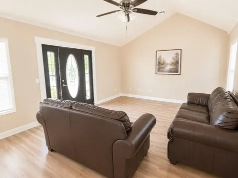 328 W Pietzsch Street Bartlett TX 76511