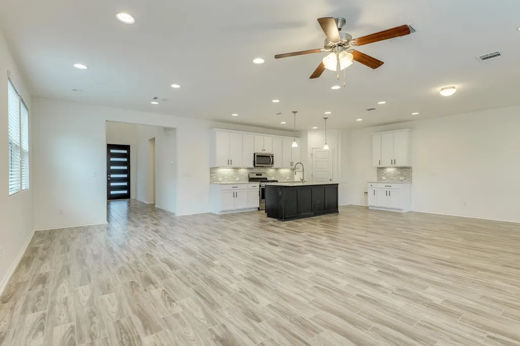 13519 Feldspar Drive Austin TX 78729