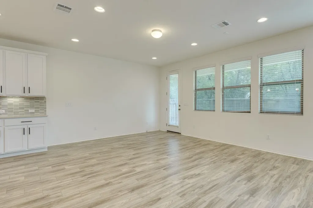 13519 Feldspar Drive Austin TX 78729
