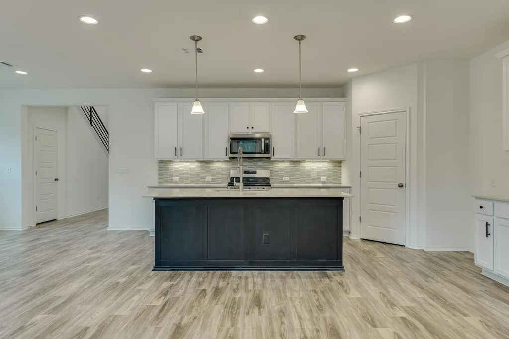 13519 Feldspar Drive Austin TX 78729