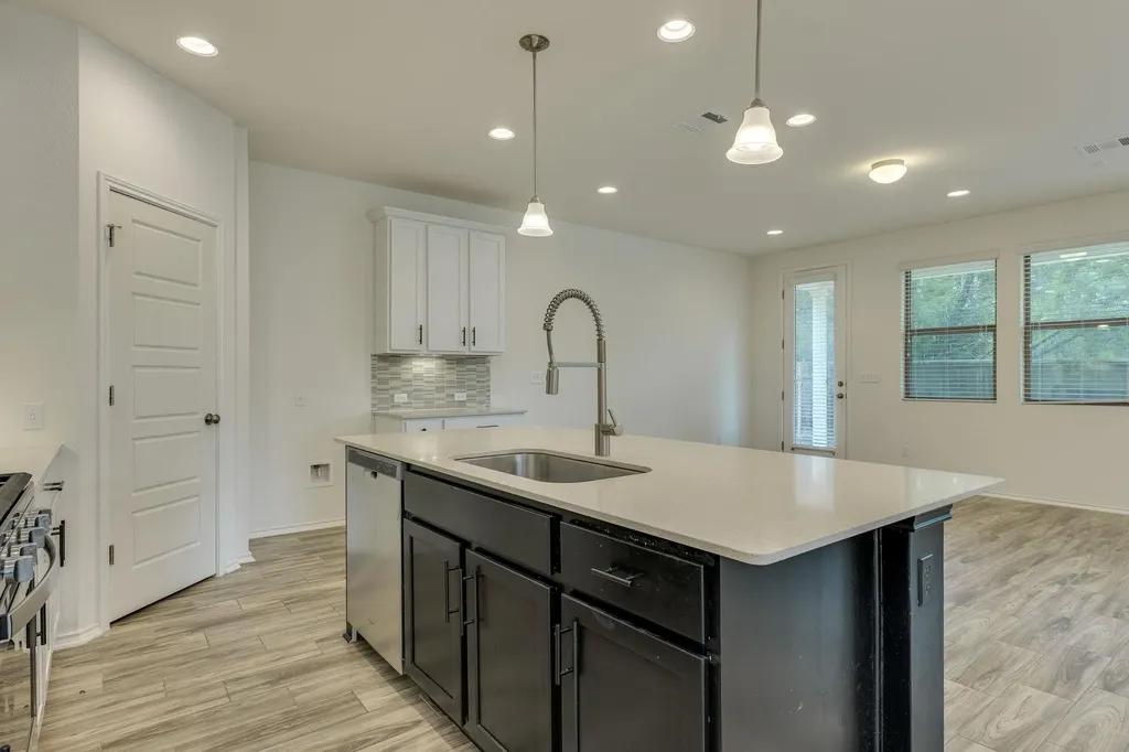 13519 Feldspar Drive Austin TX 78729