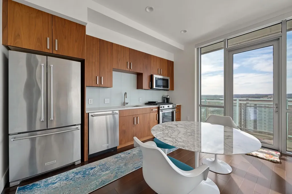 222 West Avenue Austin TX 78701