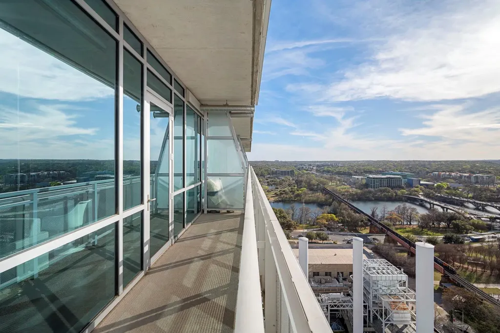 222 West Avenue Austin TX 78701