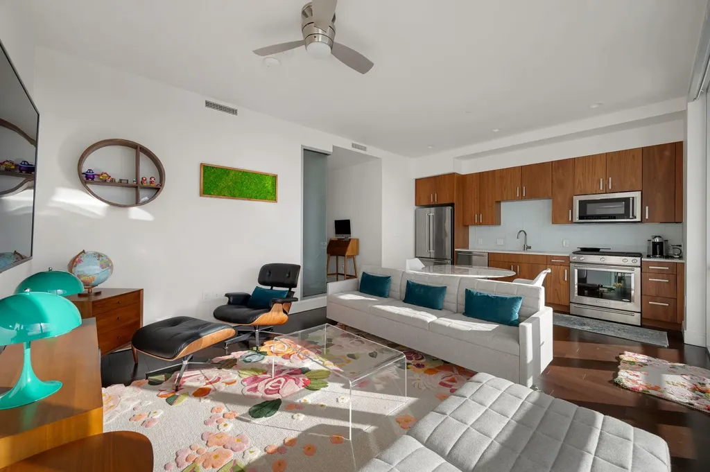 222 West Avenue Austin TX 78701