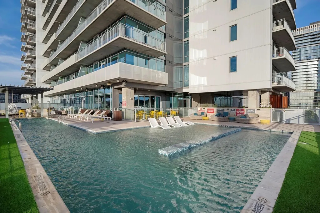 222 West Avenue Austin TX 78701