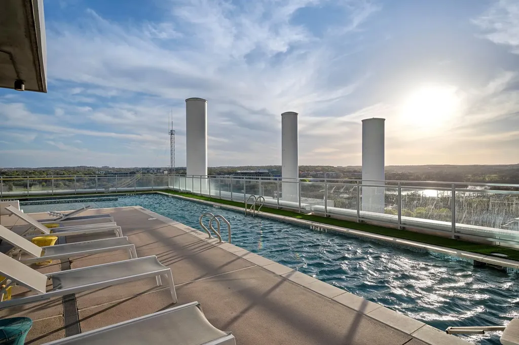 222 West Avenue Austin TX 78701