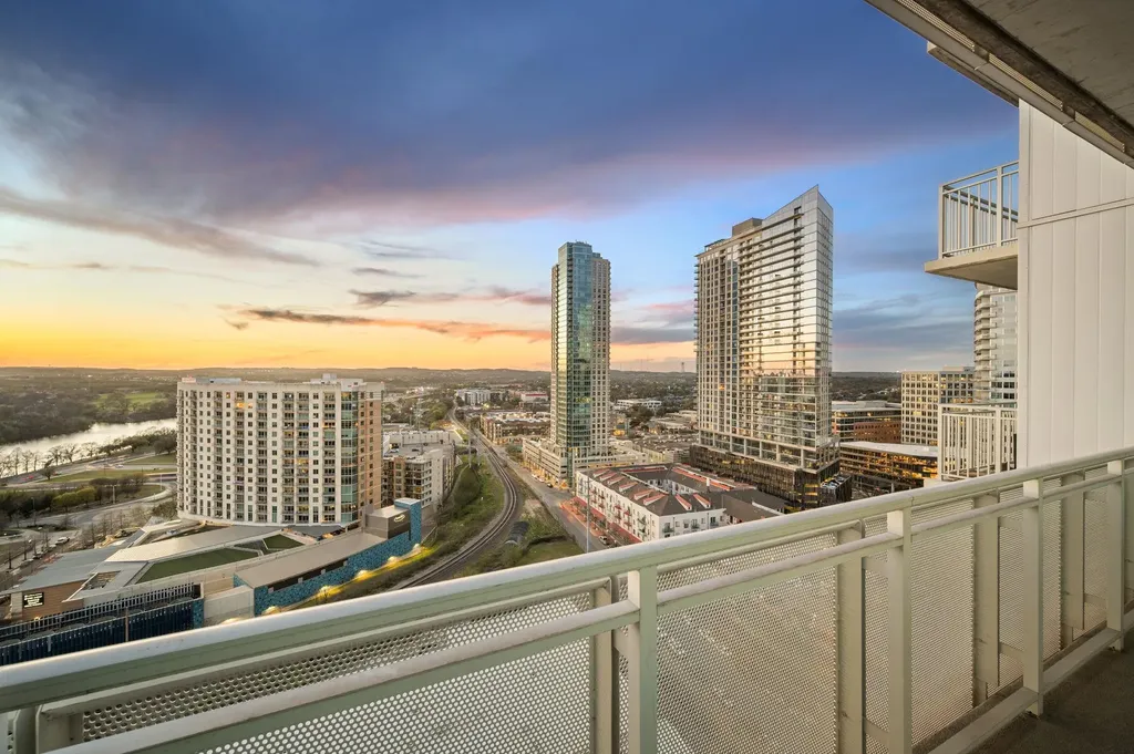 222 West Avenue Austin TX 78701