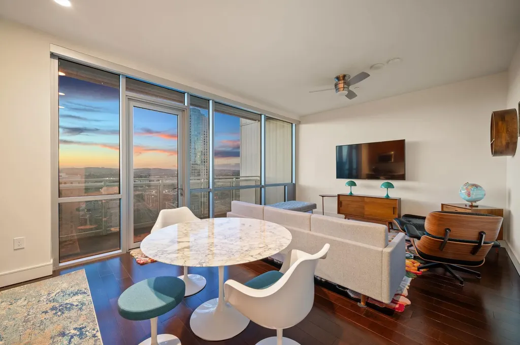 222 West Avenue Austin TX 78701