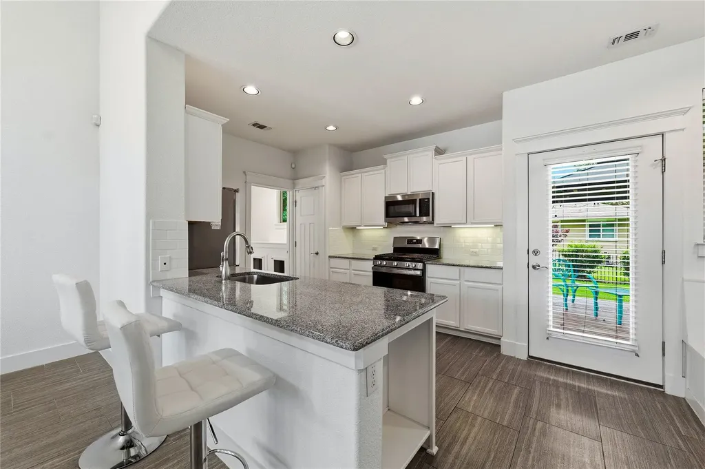 10904 Railway Lane Austin TX 78717